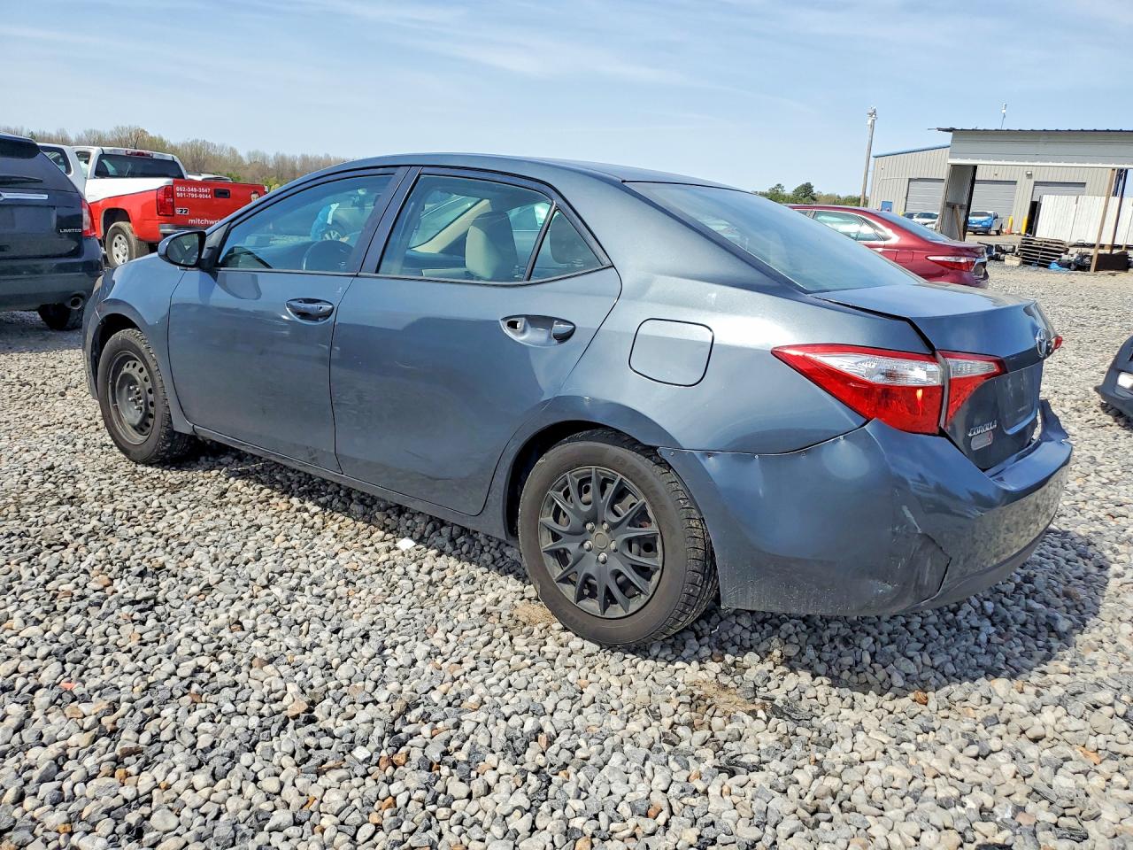 2016 TOYOTA COROLLA LE photo 2