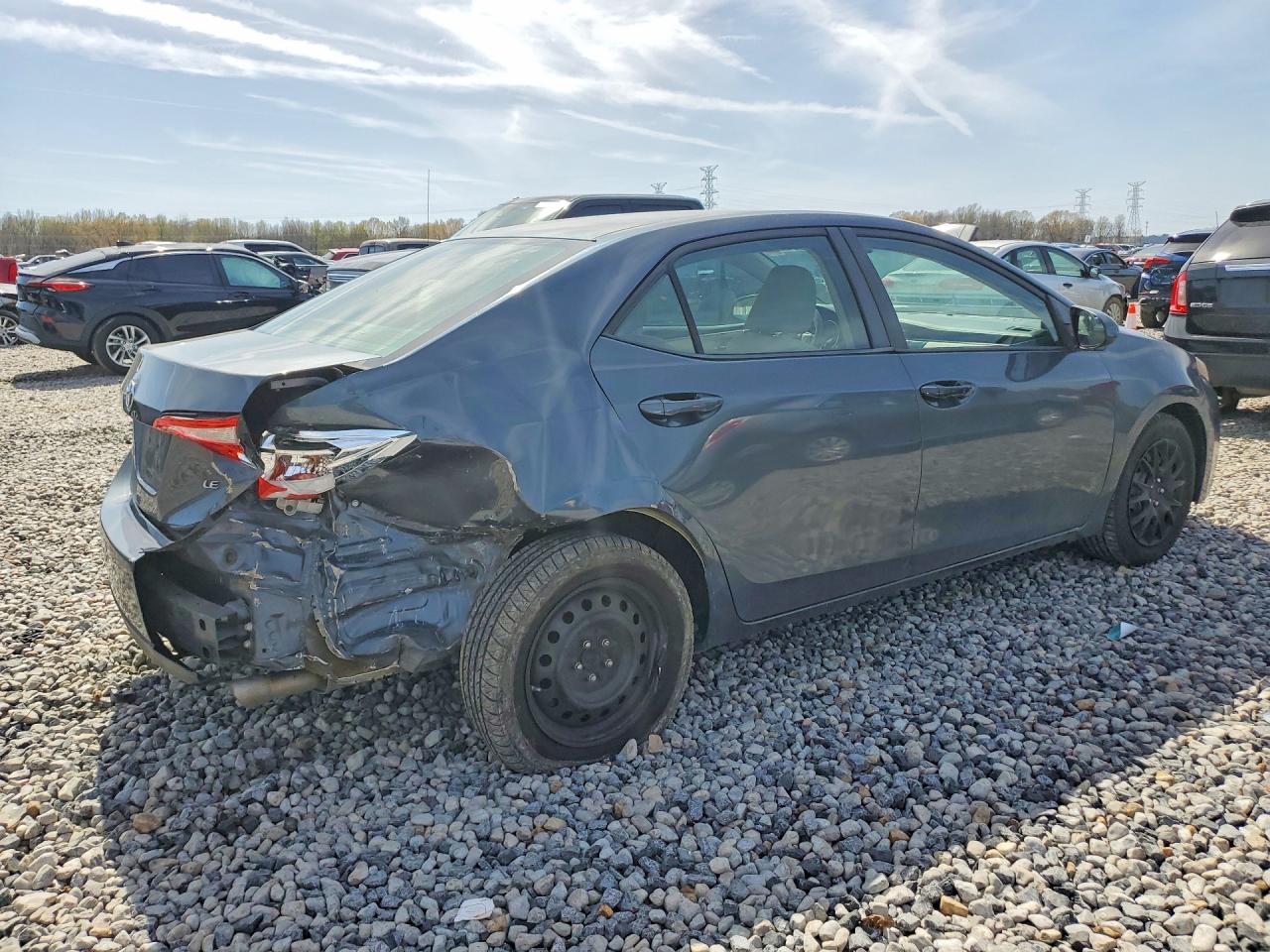 2016 TOYOTA COROLLA LE photo 3