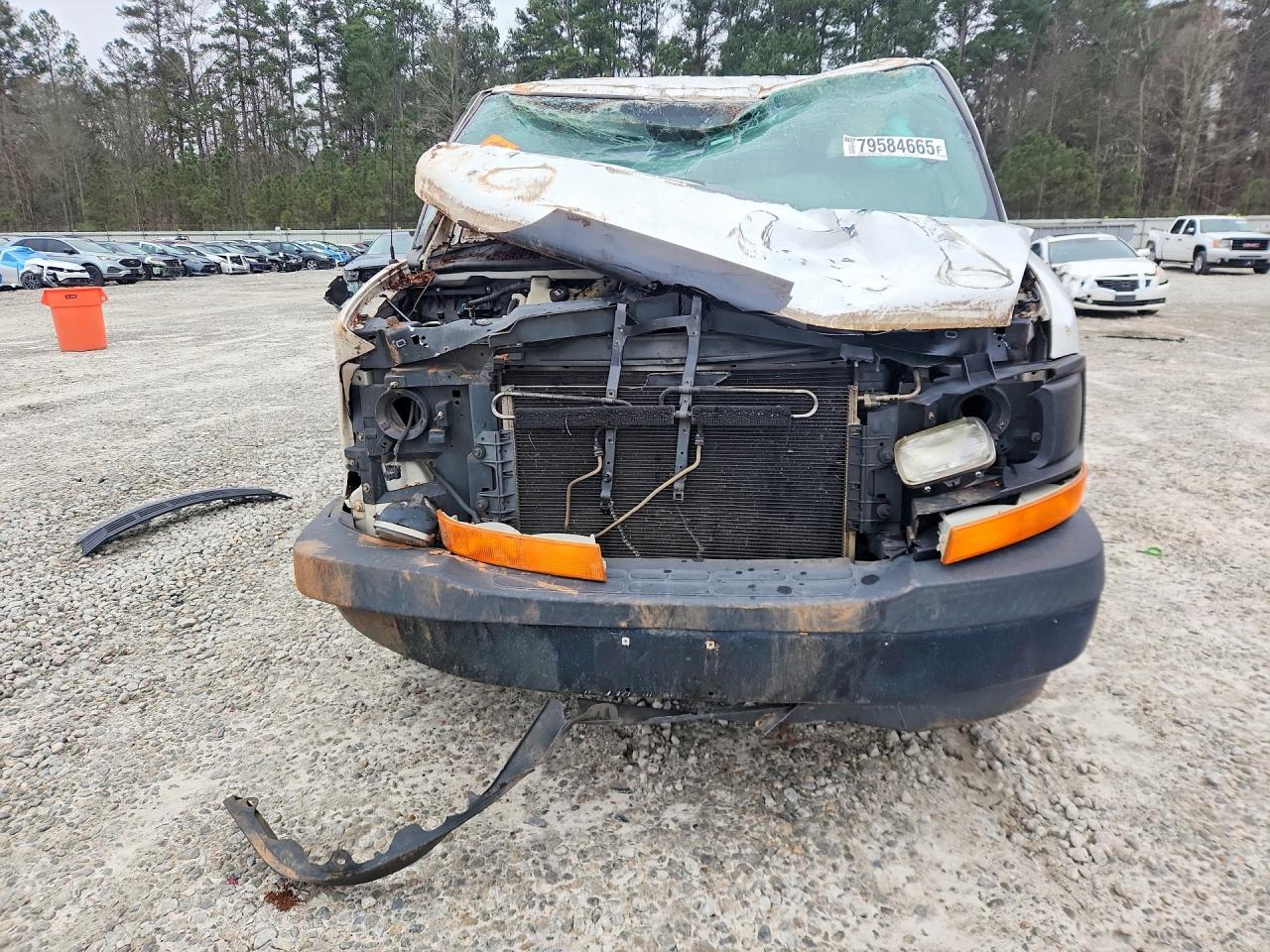 2017 GMC SAVANA G2500 photo 5