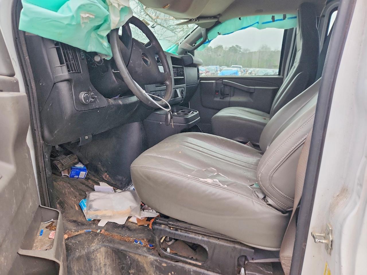 2017 GMC SAVANA G2500 photo 7