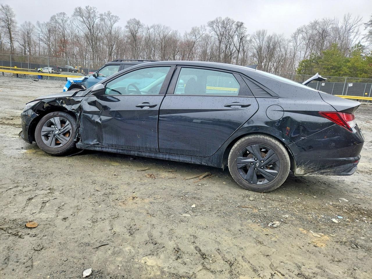 2022 HYUNDAI ELANTRA SEL photo 2