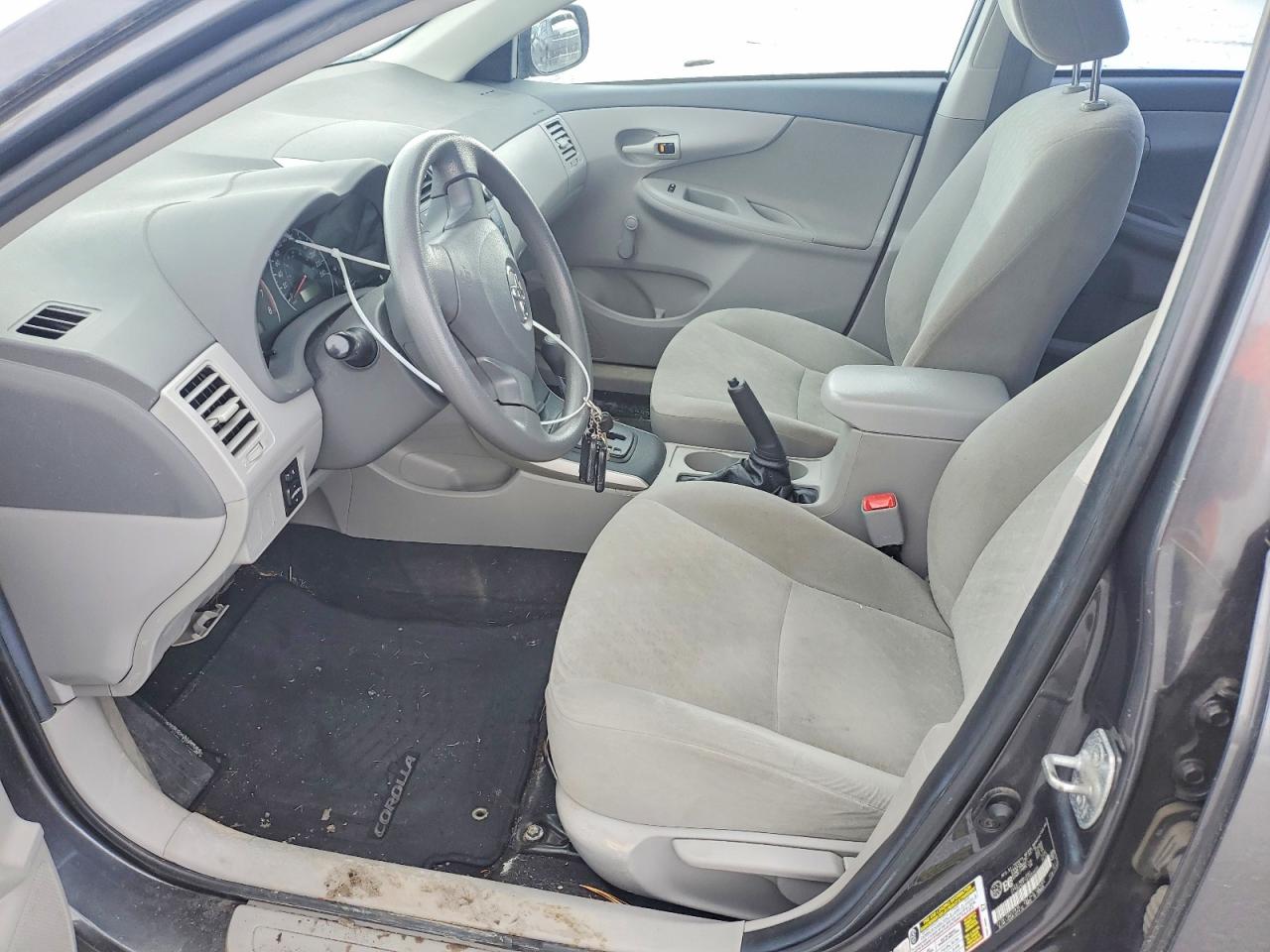 2010 TOYOTA COROLLA BASE photo 19