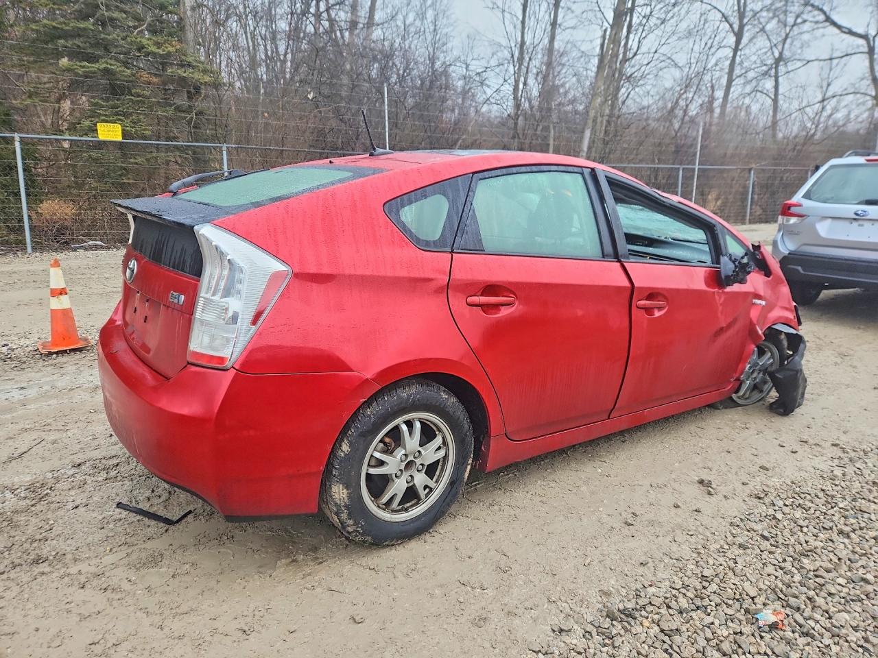 2011 TOYOTA PRIUS THREE photo 5