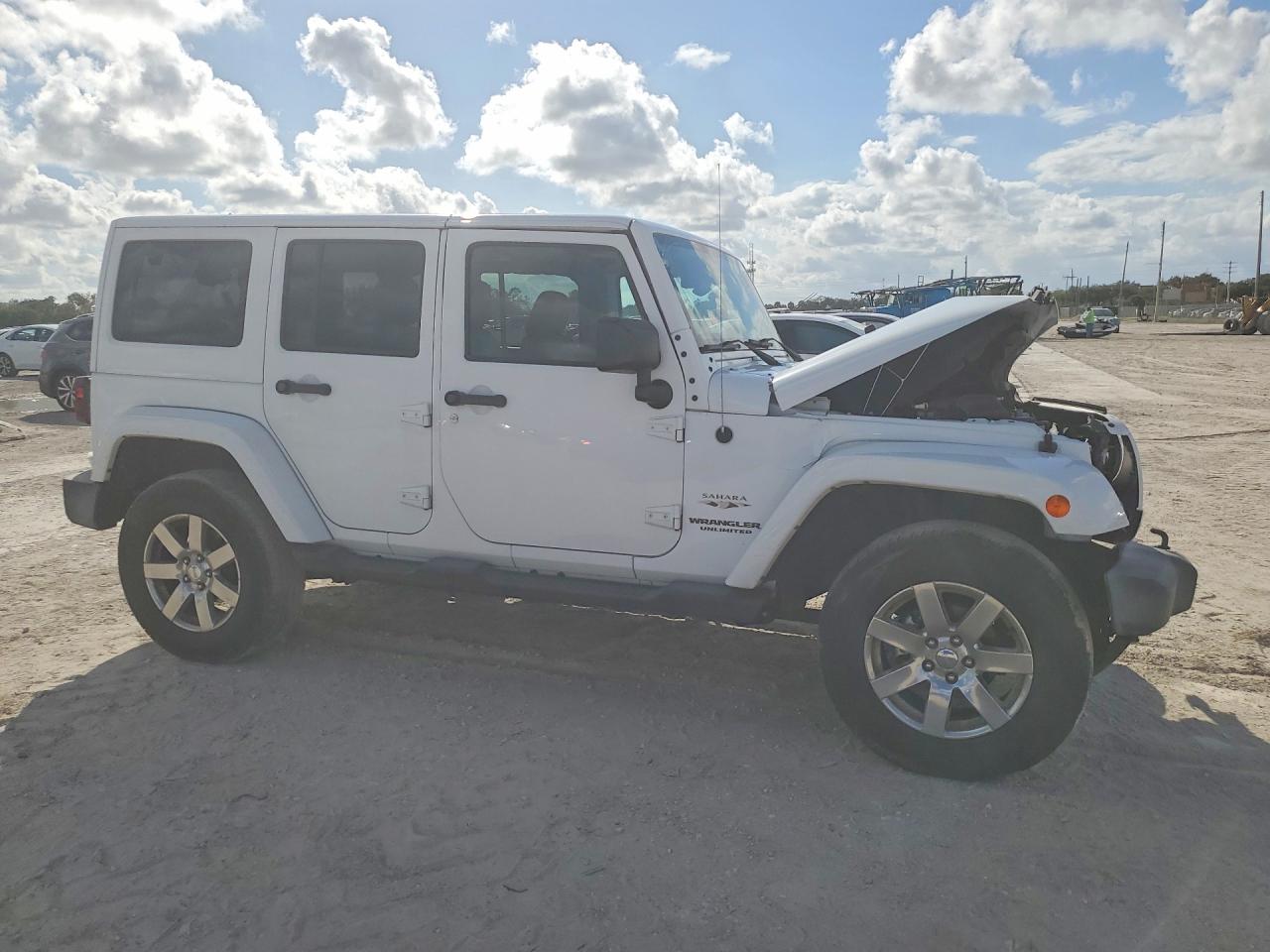 2016 JEEP WRANGLER UNLIMITED SAHARA photo 4