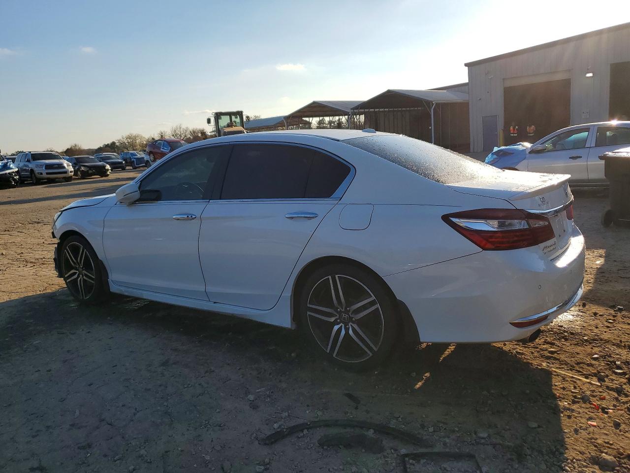 2017 HONDA ACCORD TOURING photo 3