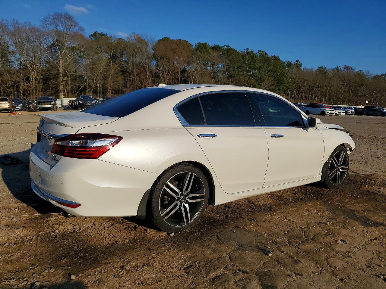 2017 HONDA ACCORD TOURING photo 5