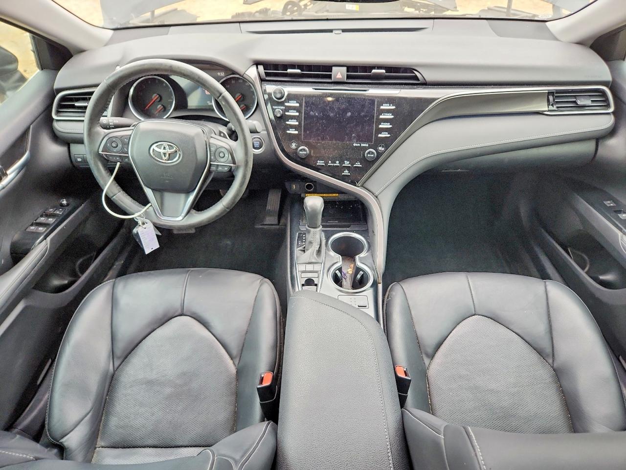 2020 TOYOTA CAMRY XSE photo 22