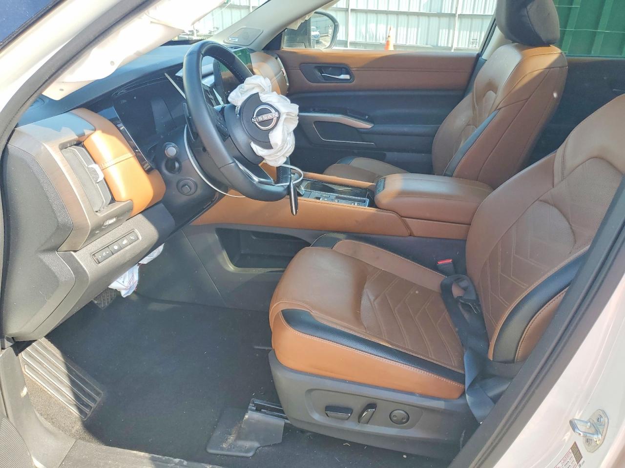 2023 NISSAN PATHFINDER PLATINUM photo 13