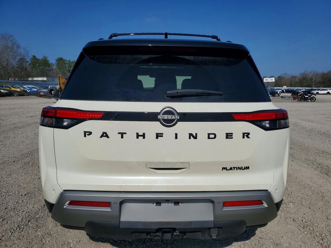 2023 NISSAN PATHFINDER PLATINUM photo 11