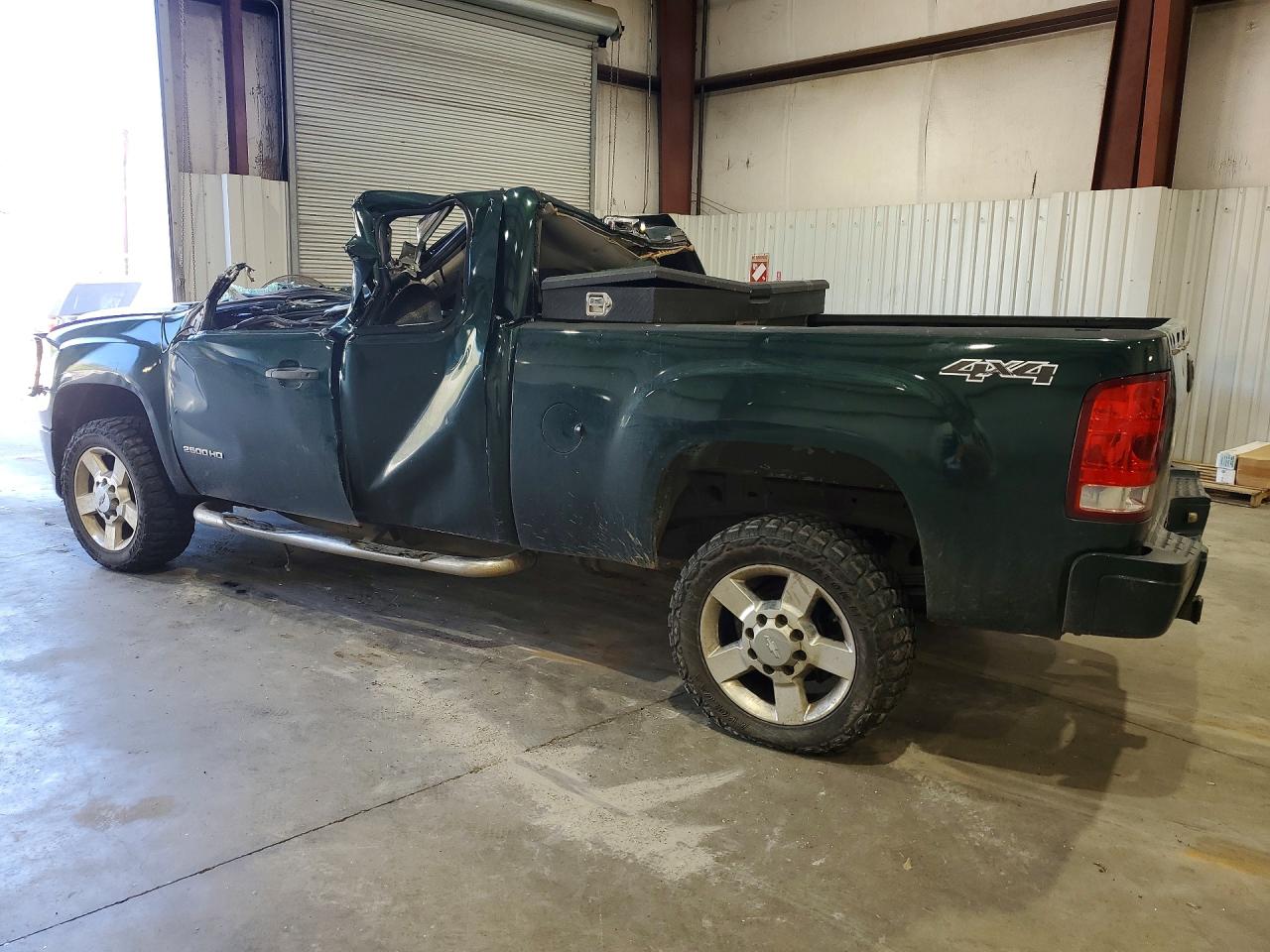 2011 GMC SIERRA K2500 SLE photo 2