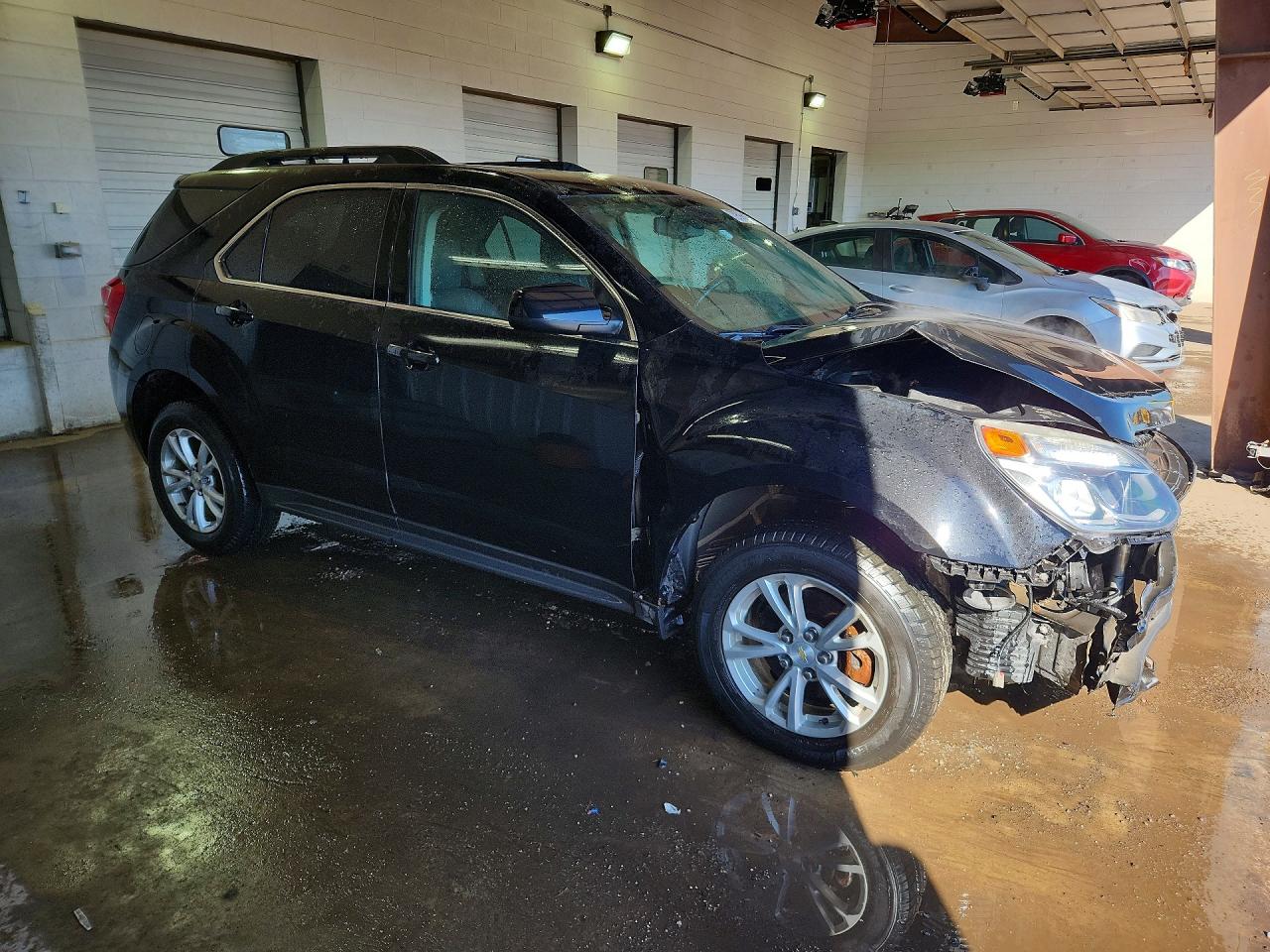 2017 CHEVROLET EQUINOX LT photo 4