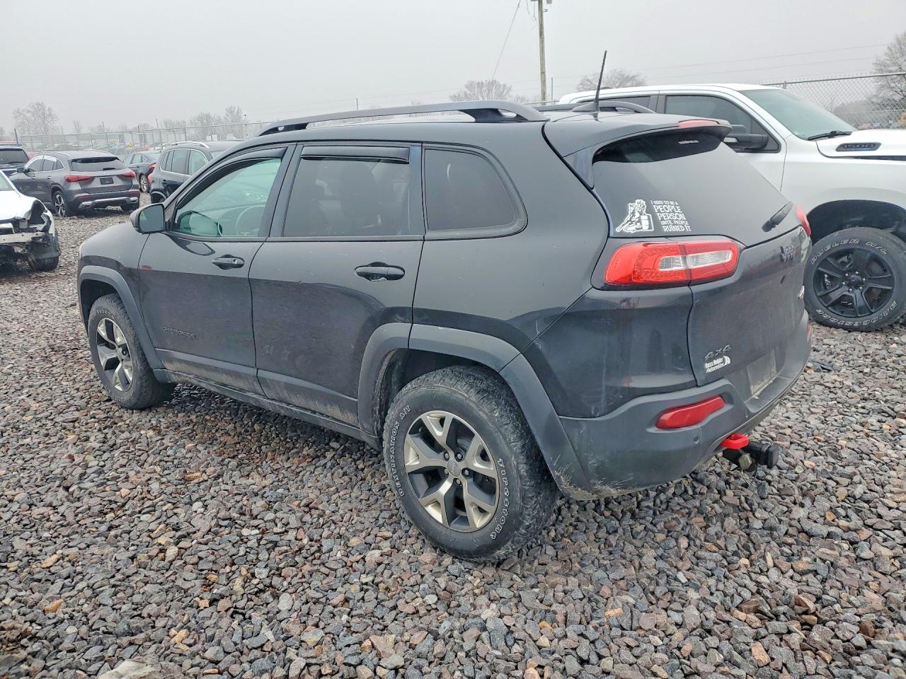 2016 JEEP CHEROKEE TRAILHAWK photo 3