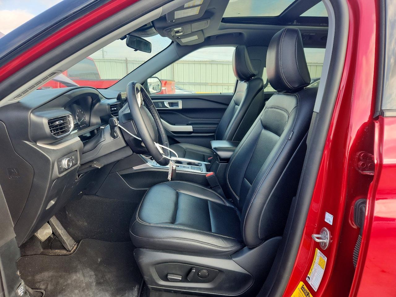 2020 FORD EXPLORER XLT photo 19