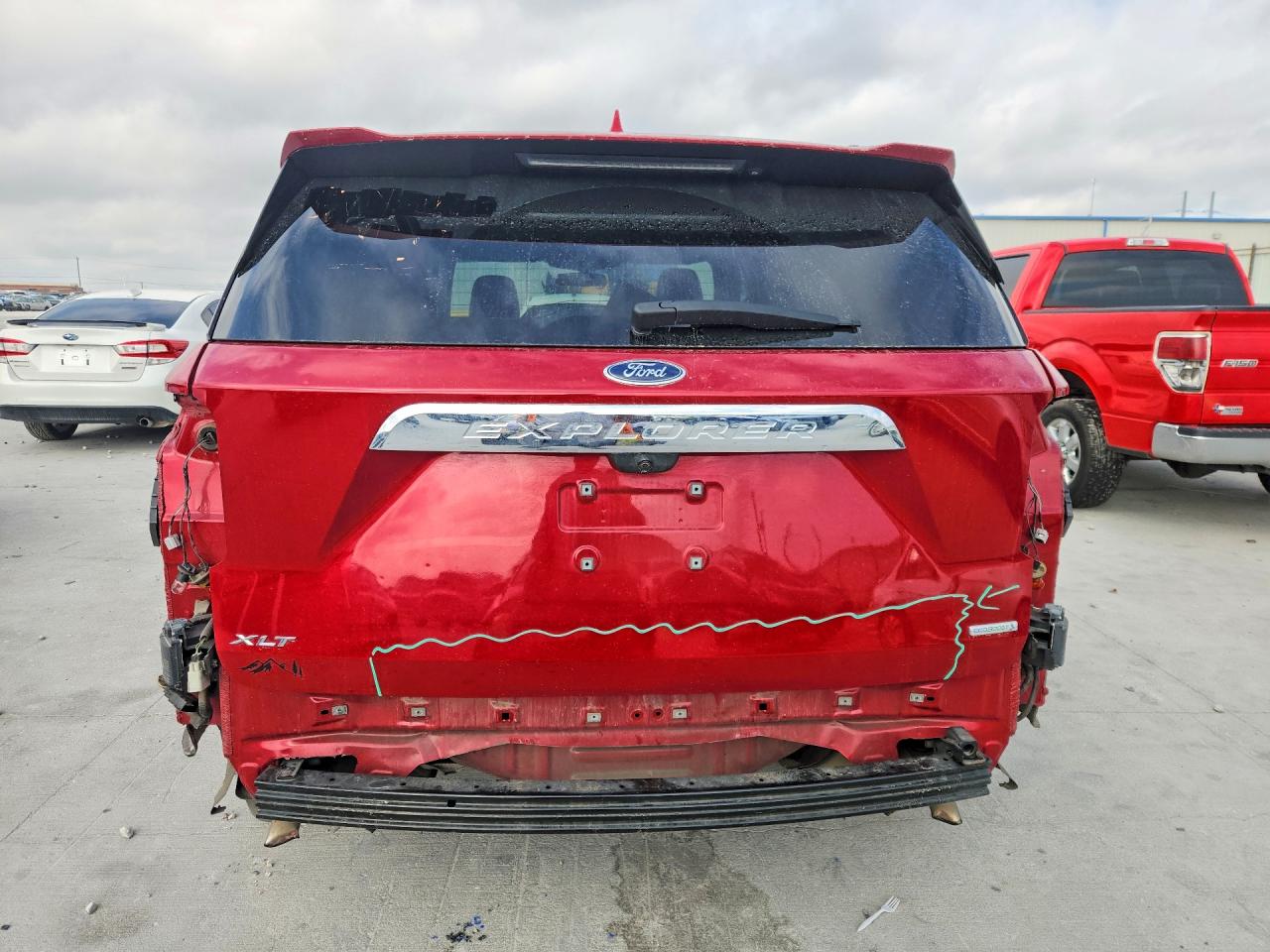2020 FORD EXPLORER XLT photo 16