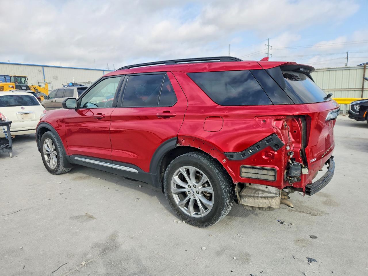 2020 FORD EXPLORER XLT photo 4