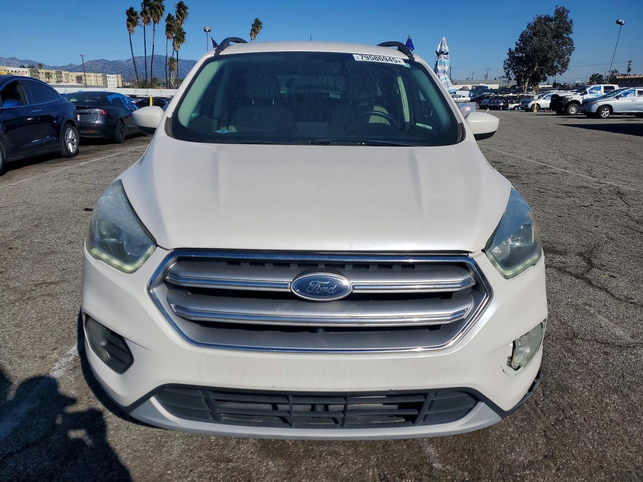 2017 FORD ESCAPE SE photo 9