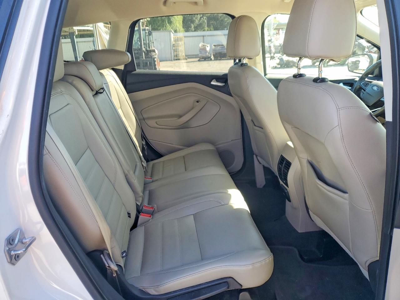 2017 FORD ESCAPE SE photo 21