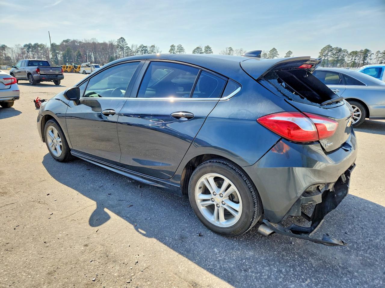 2017 CHEVROLET CRUZE LT photo 2