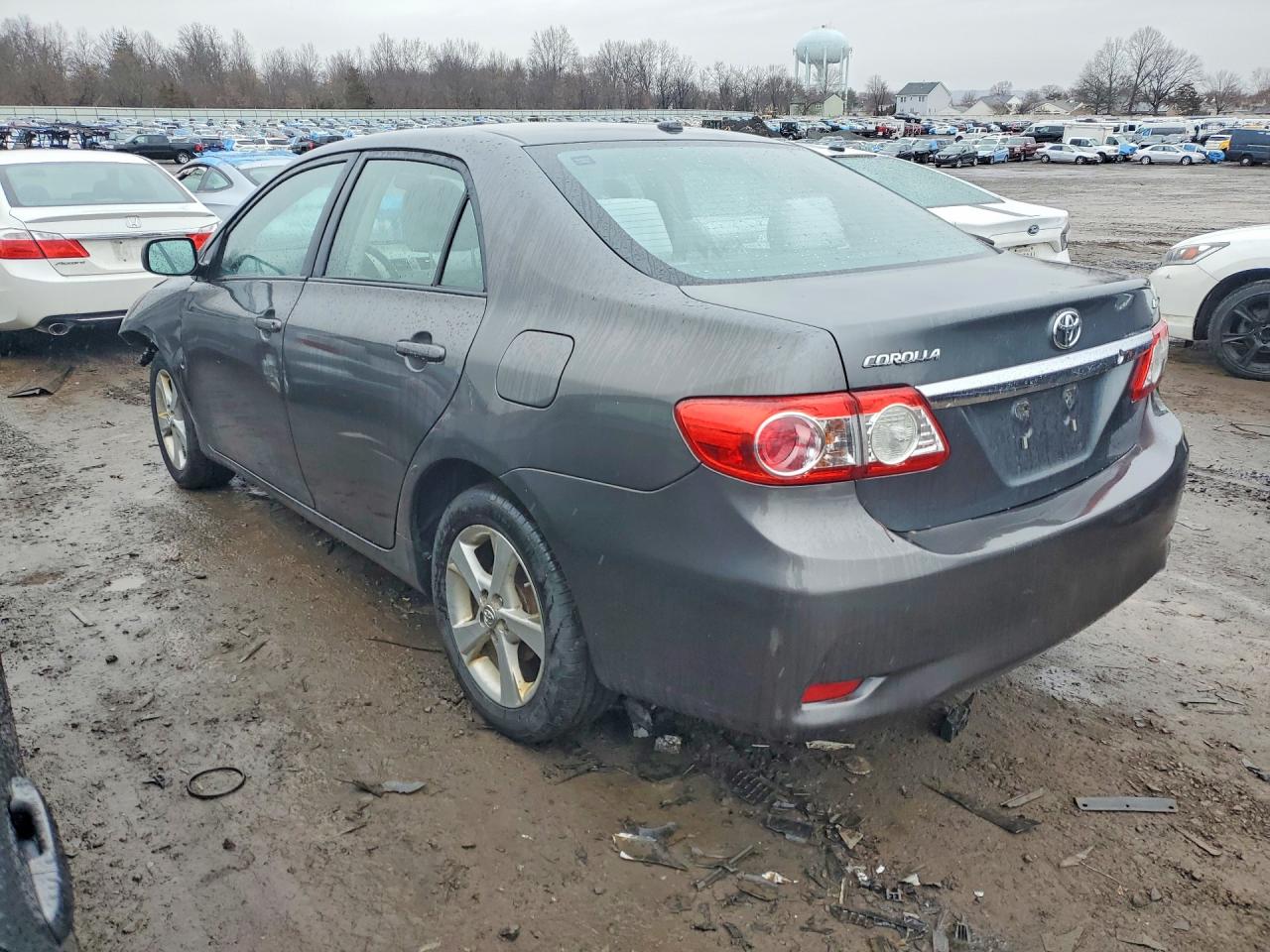 2011 TOYOTA COROLLA LE photo 4
