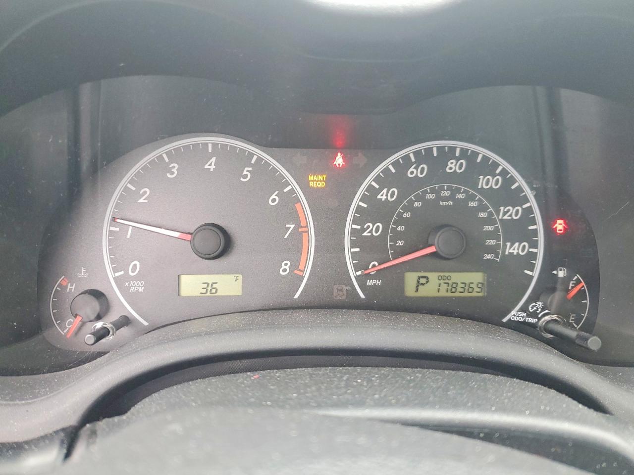 2011 TOYOTA COROLLA LE photo 25