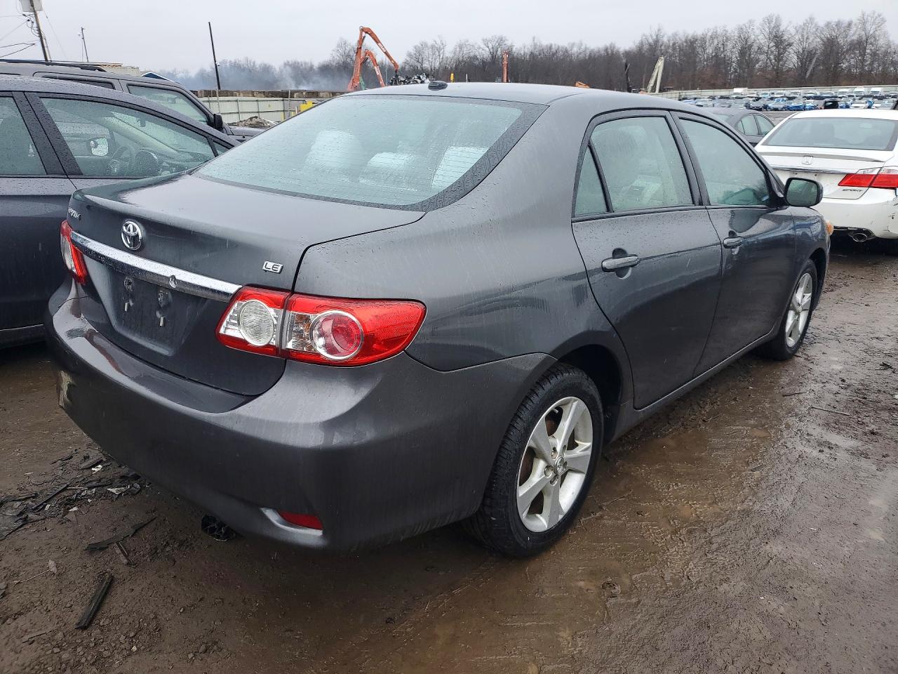 2011 TOYOTA COROLLA LE photo 7