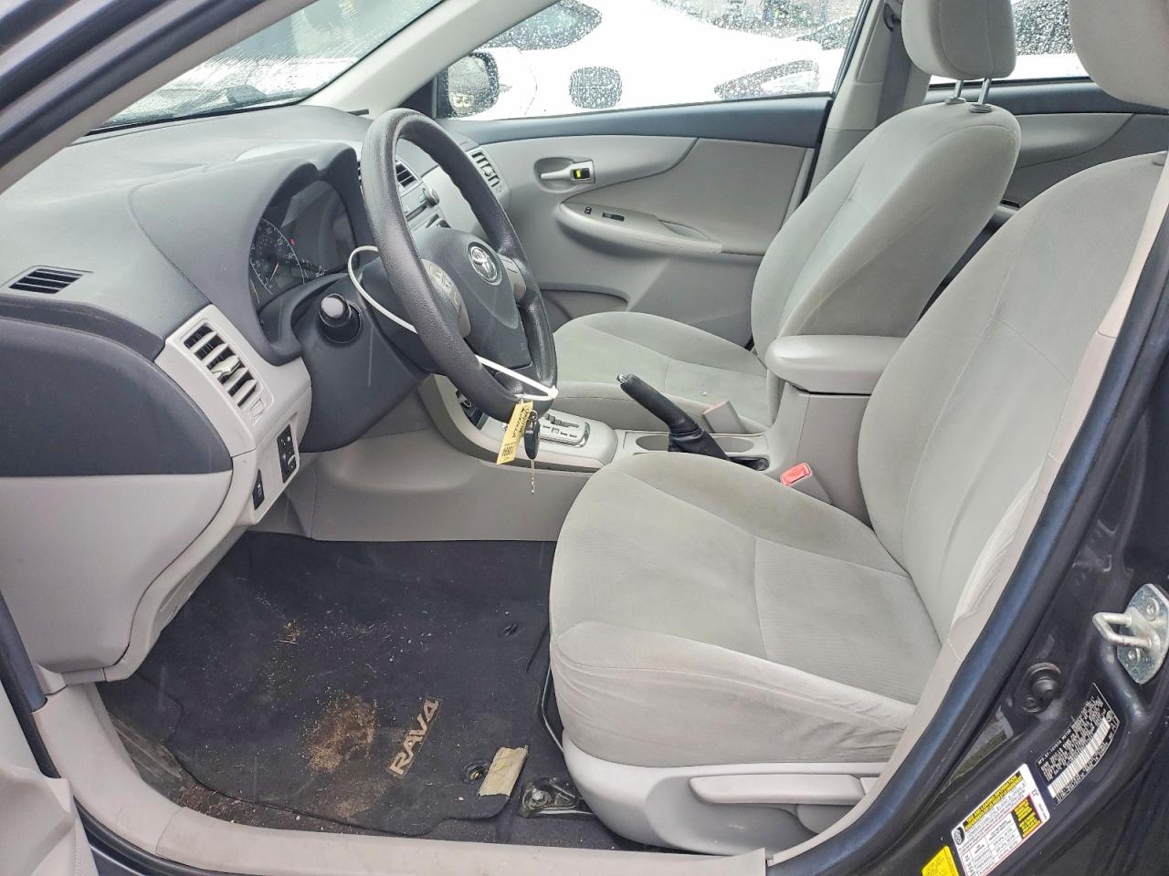 2011 TOYOTA COROLLA LE photo 19