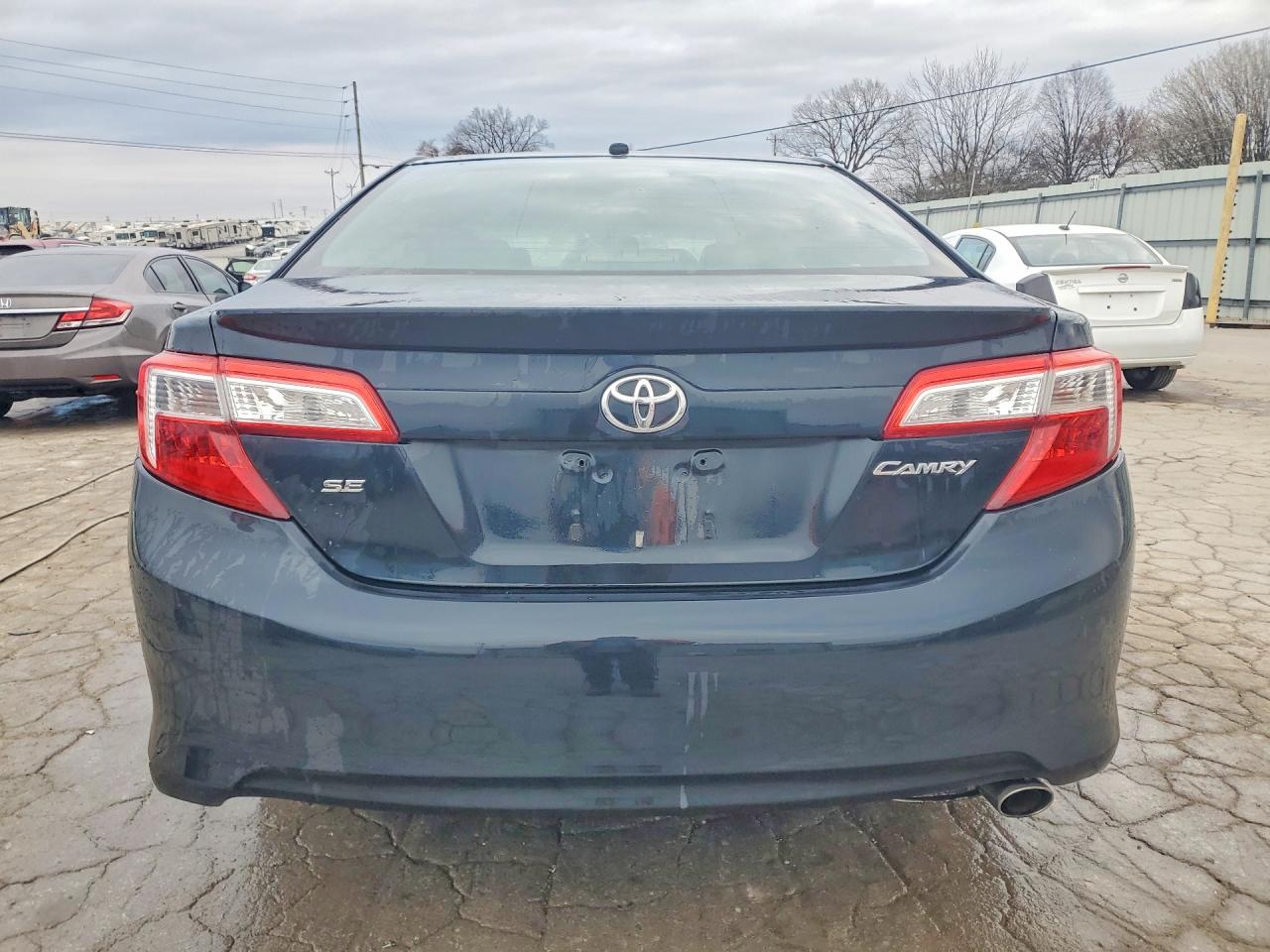 2012 TOYOTA CAMRY SE photo 11