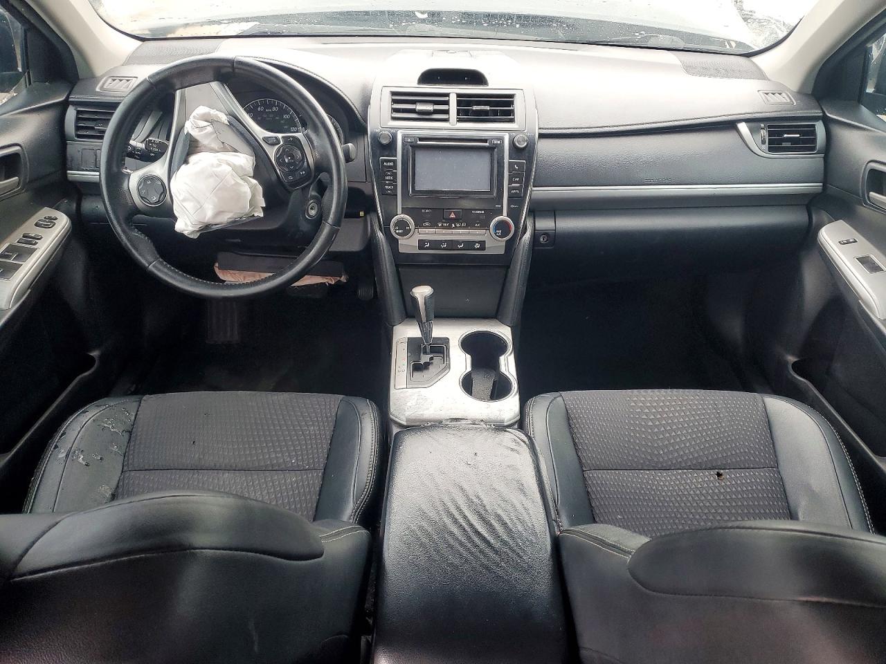 2012 TOYOTA CAMRY SE photo 15