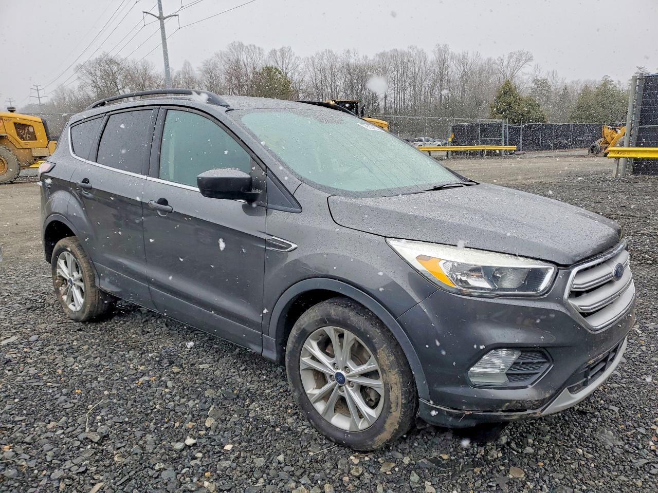 2018 FORD ESCAPE SE photo 4