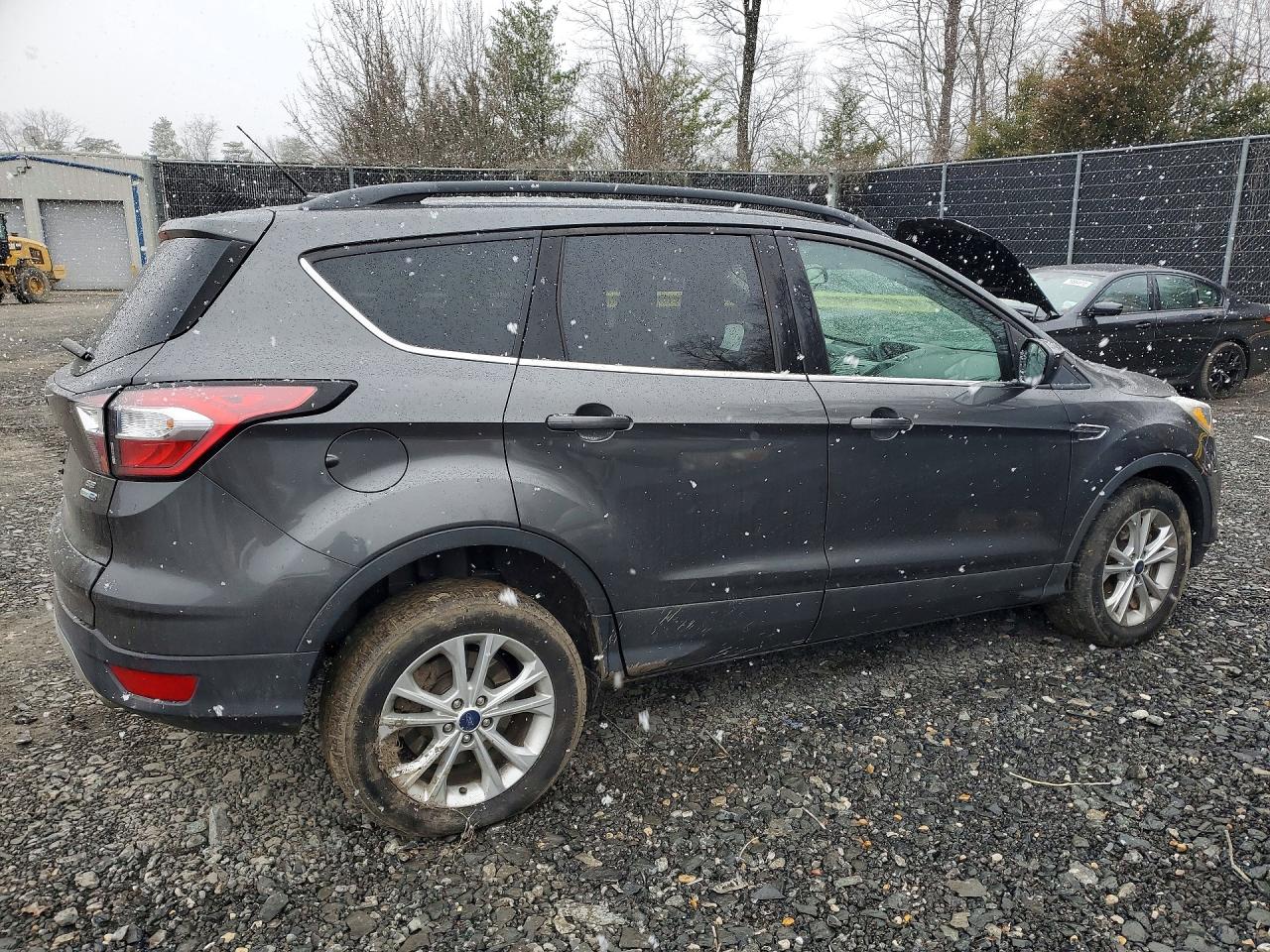 2018 FORD ESCAPE SE photo 3