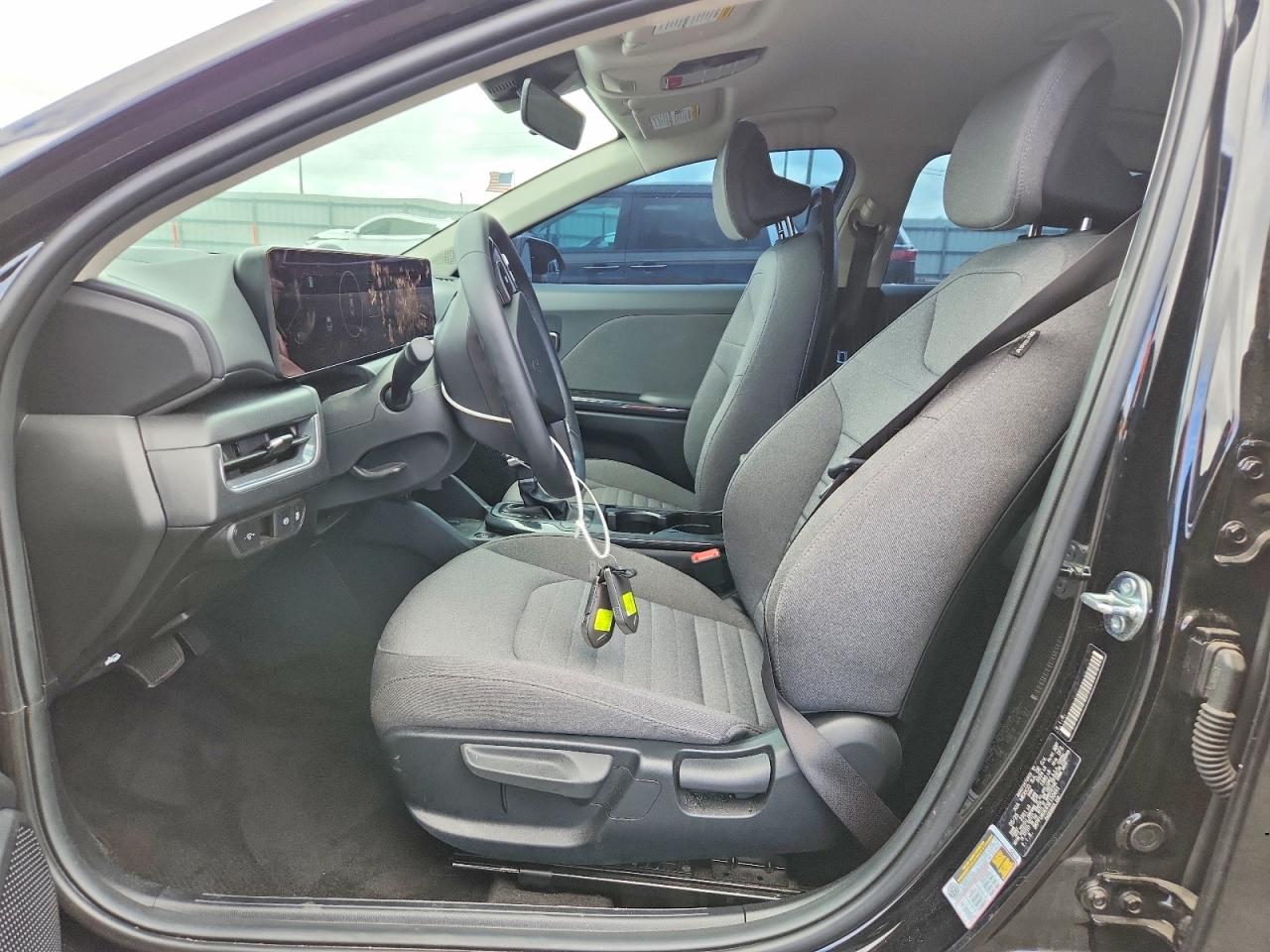 2025 KIA K4 EX photo 13
