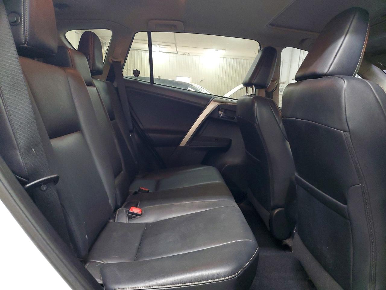 2014 TOYOTA RAV4 LIMITED photo 31