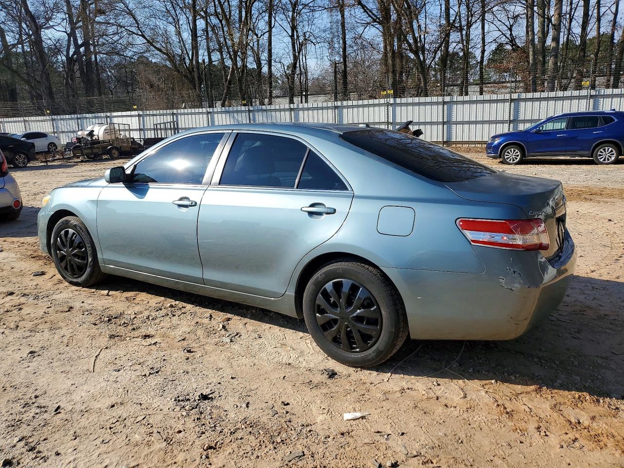 2010 TOYOTA CAMRY LE photo 5