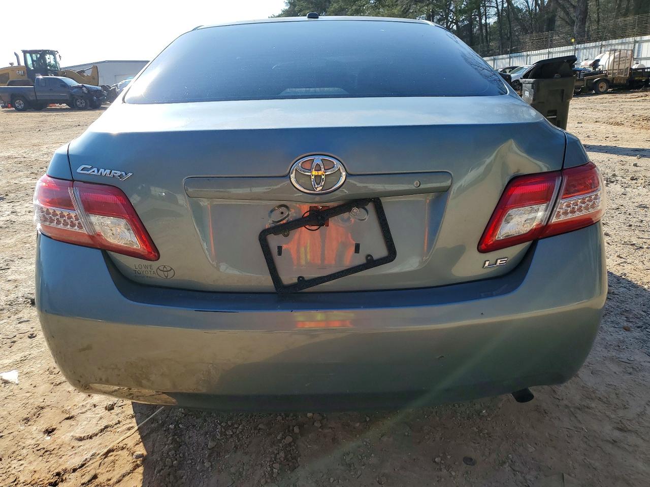 2010 TOYOTA CAMRY LE photo 21