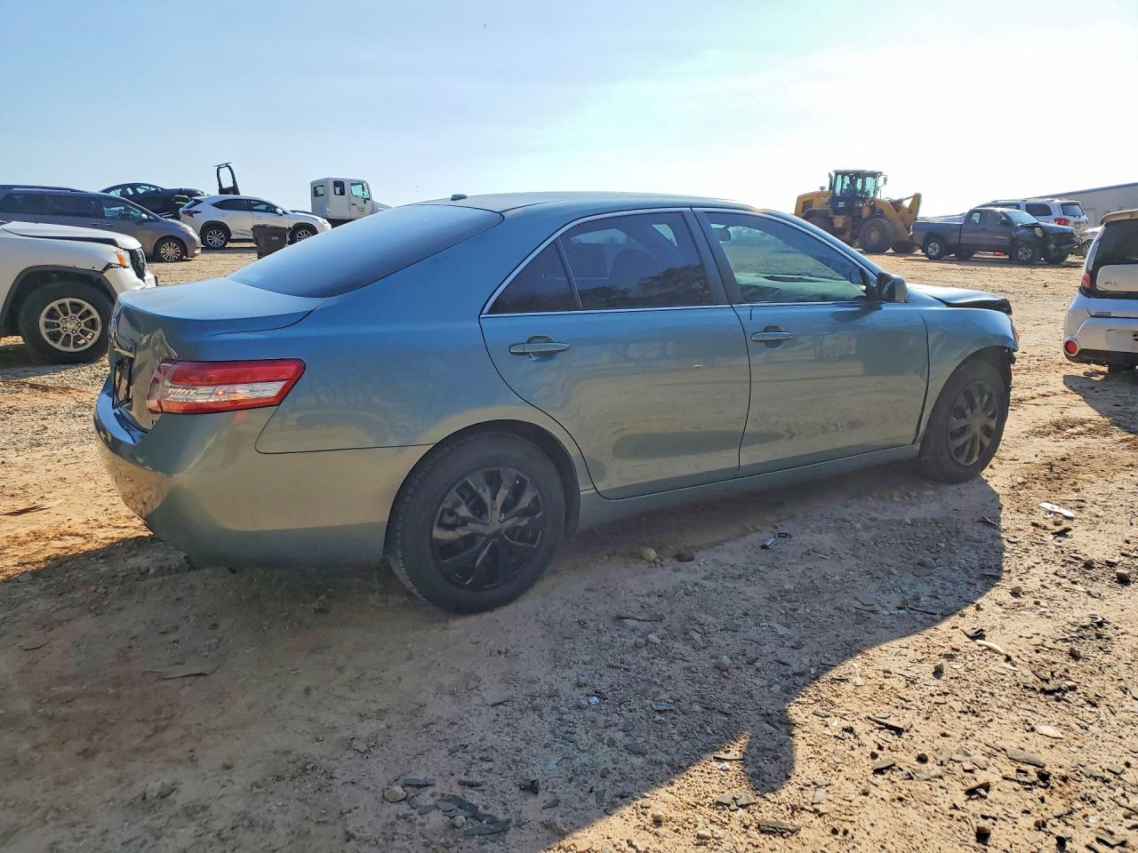 2010 TOYOTA CAMRY LE photo 9
