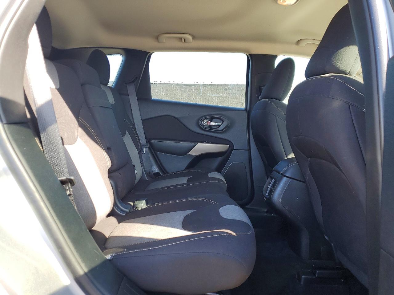2018 JEEP CHEROKEE LATITUDE photo 21