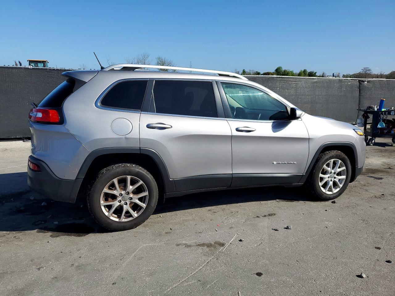 2018 JEEP CHEROKEE LATITUDE photo 5