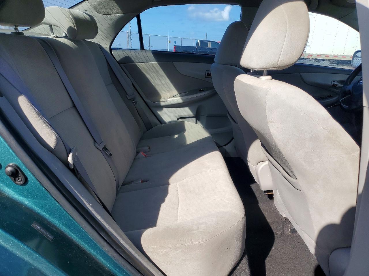 2010 TOYOTA COROLLA BASE photo 19