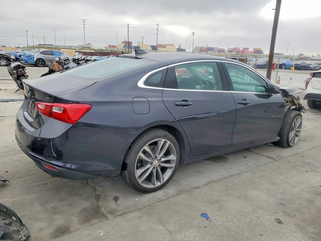2023 CHEVROLET MALIBU LT photo 5