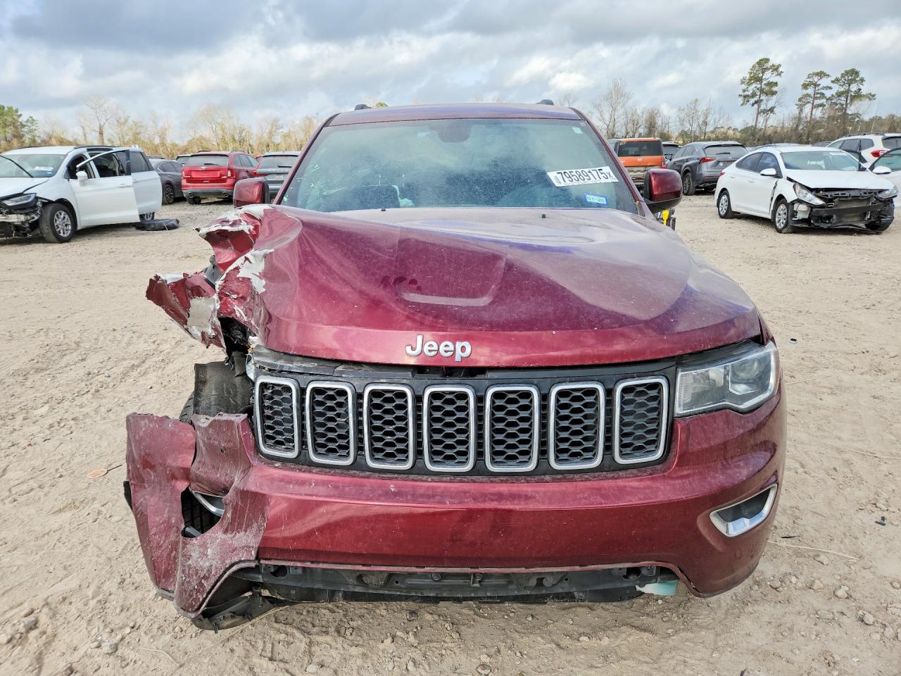 2018 JEEP GRAND CHEROKEE LAREDO photo 5