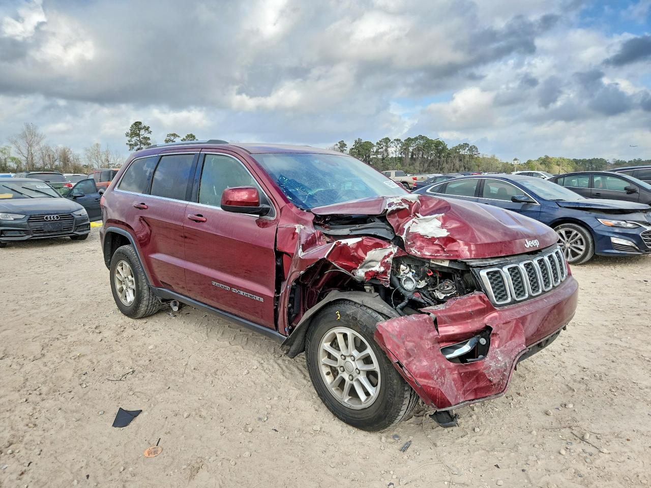2018 JEEP GRAND CHEROKEE LAREDO photo 4