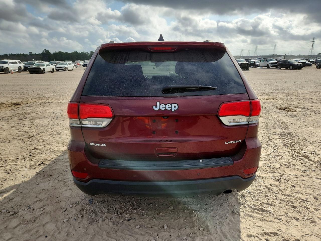 2018 JEEP GRAND CHEROKEE LAREDO photo 6