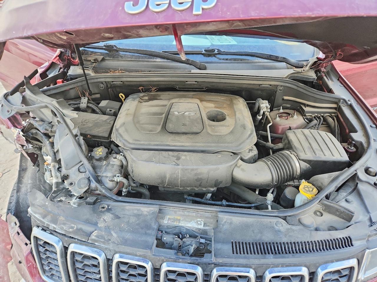 2018 JEEP GRAND CHEROKEE LAREDO photo 11