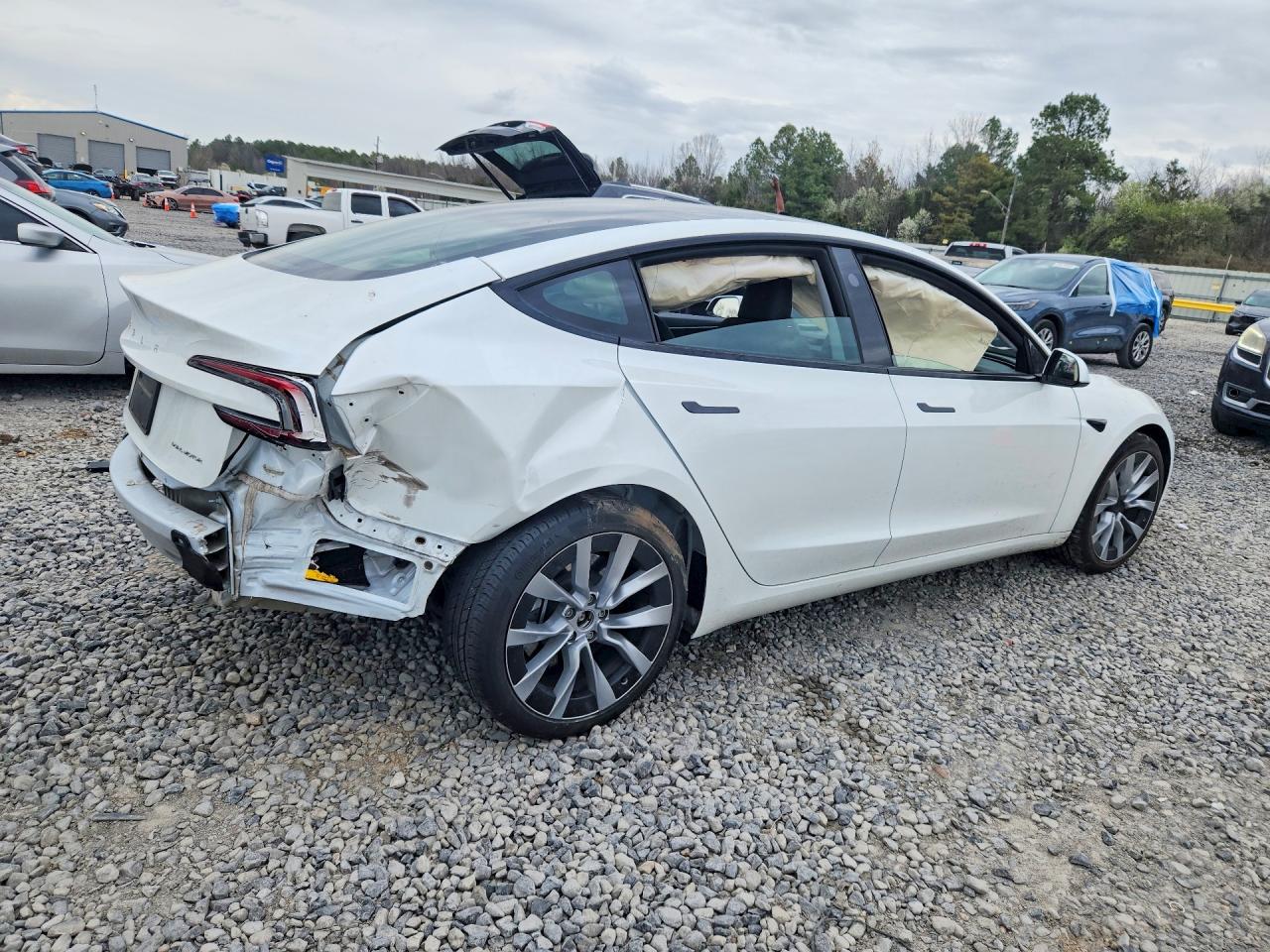 2024 TESLA MODEL 3 photo 3