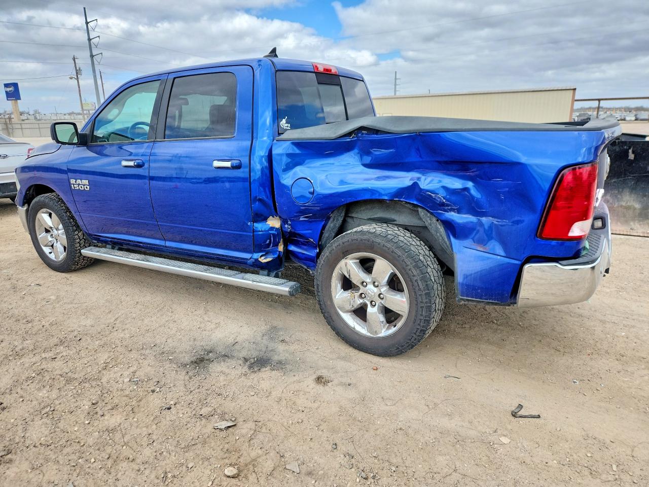 2018 RAM 1500 SLT photo 3