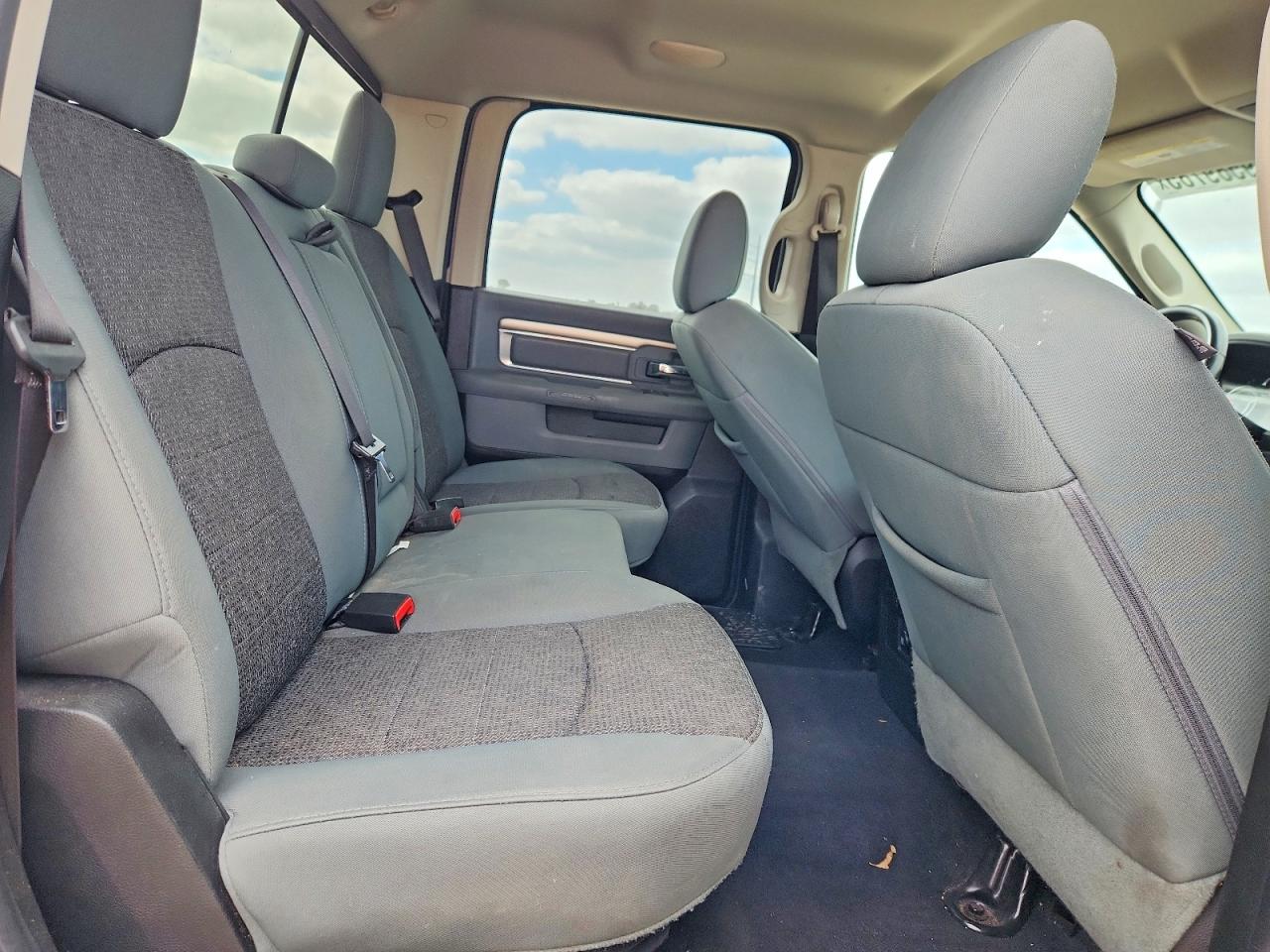 2018 RAM 1500 SLT photo 19