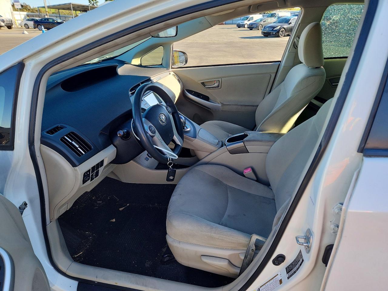 2013 TOYOTA PRIUS THREE photo 19