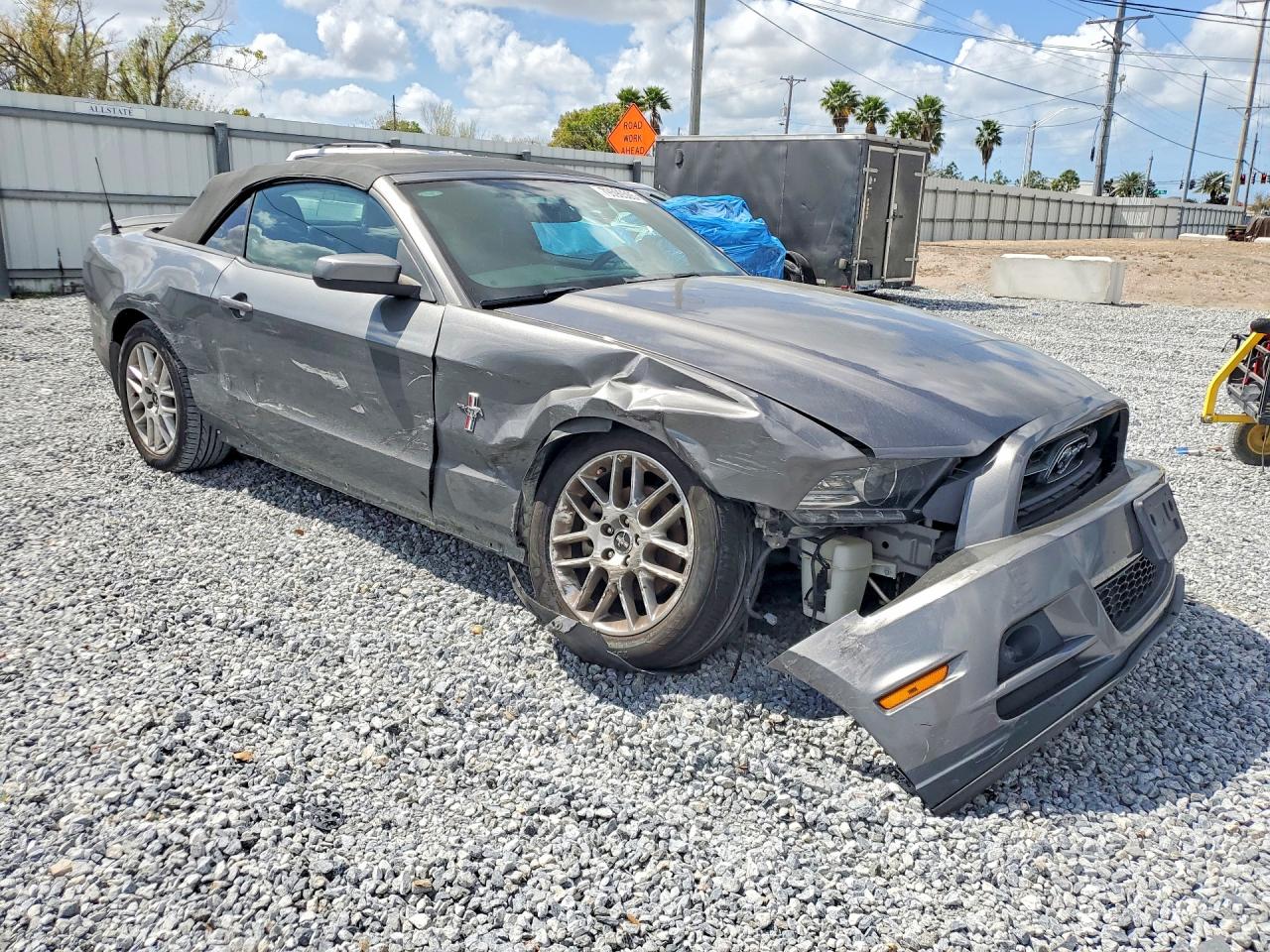 2014 FORD MUSTANG photo 10