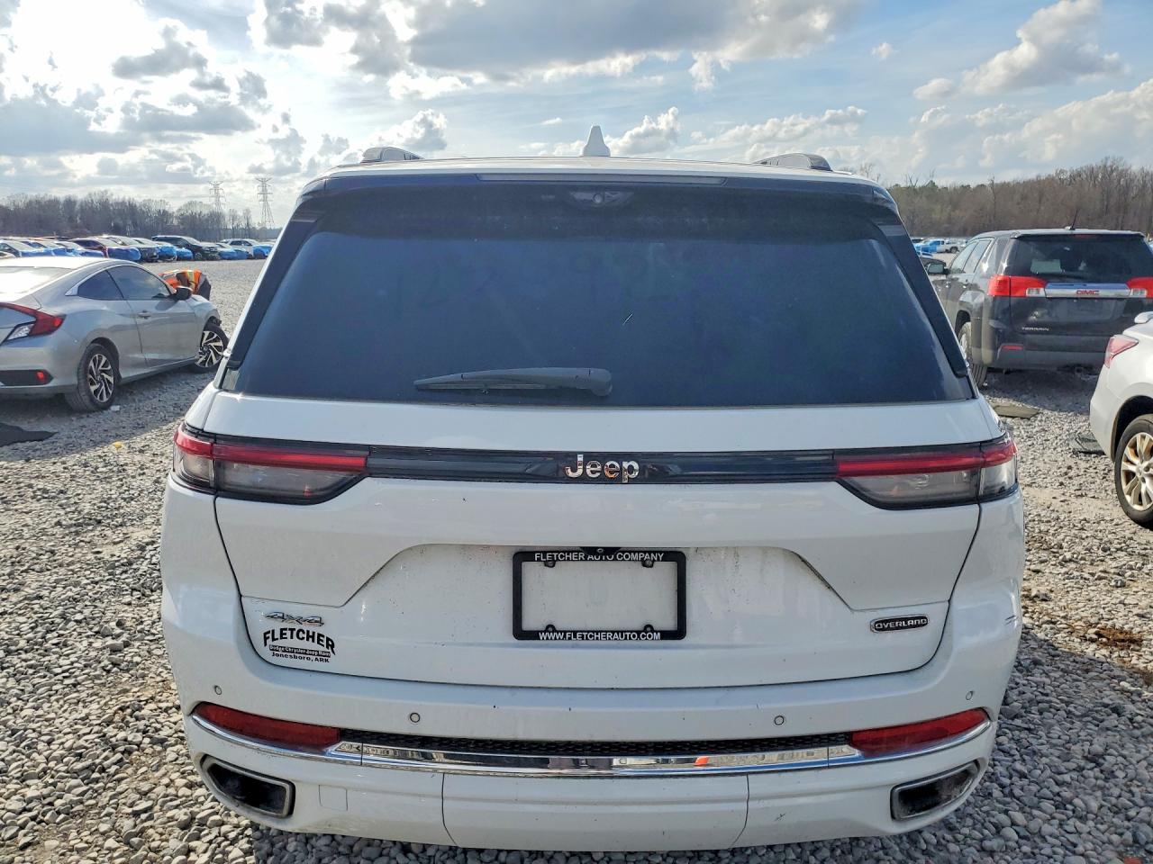 2022 JEEP GRAND CHEROKEE OVERLAND photo 11
