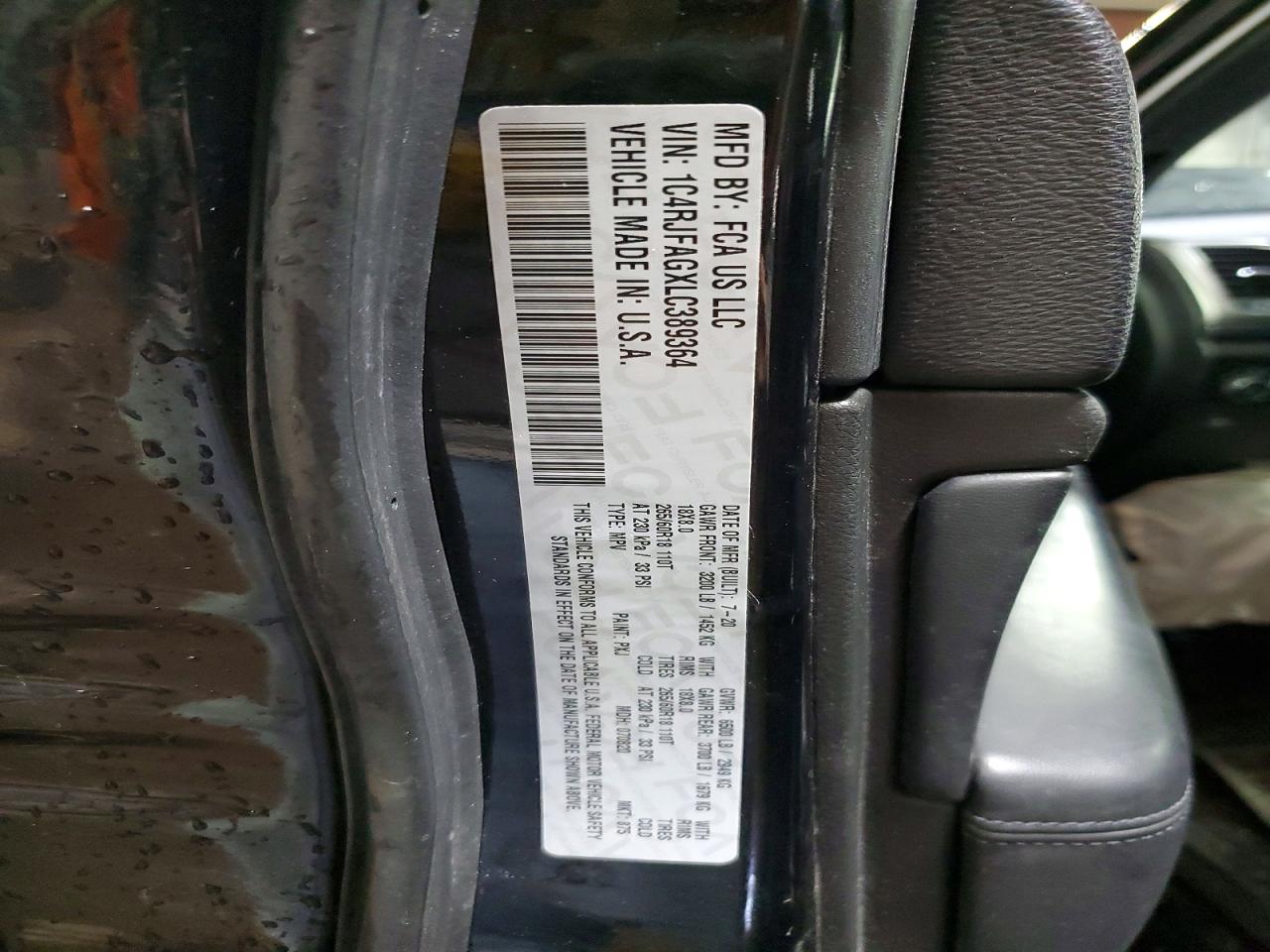 2020 JEEP GRAND CHEROKEE LAREDO photo 23
